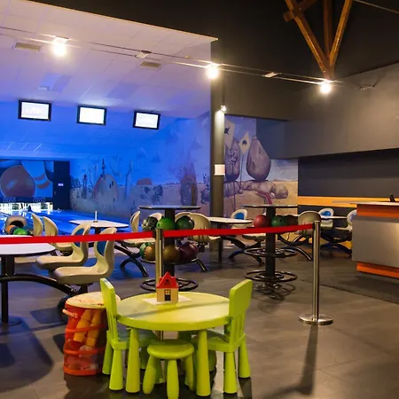 Otel Kukubara Bowling Center Myszków